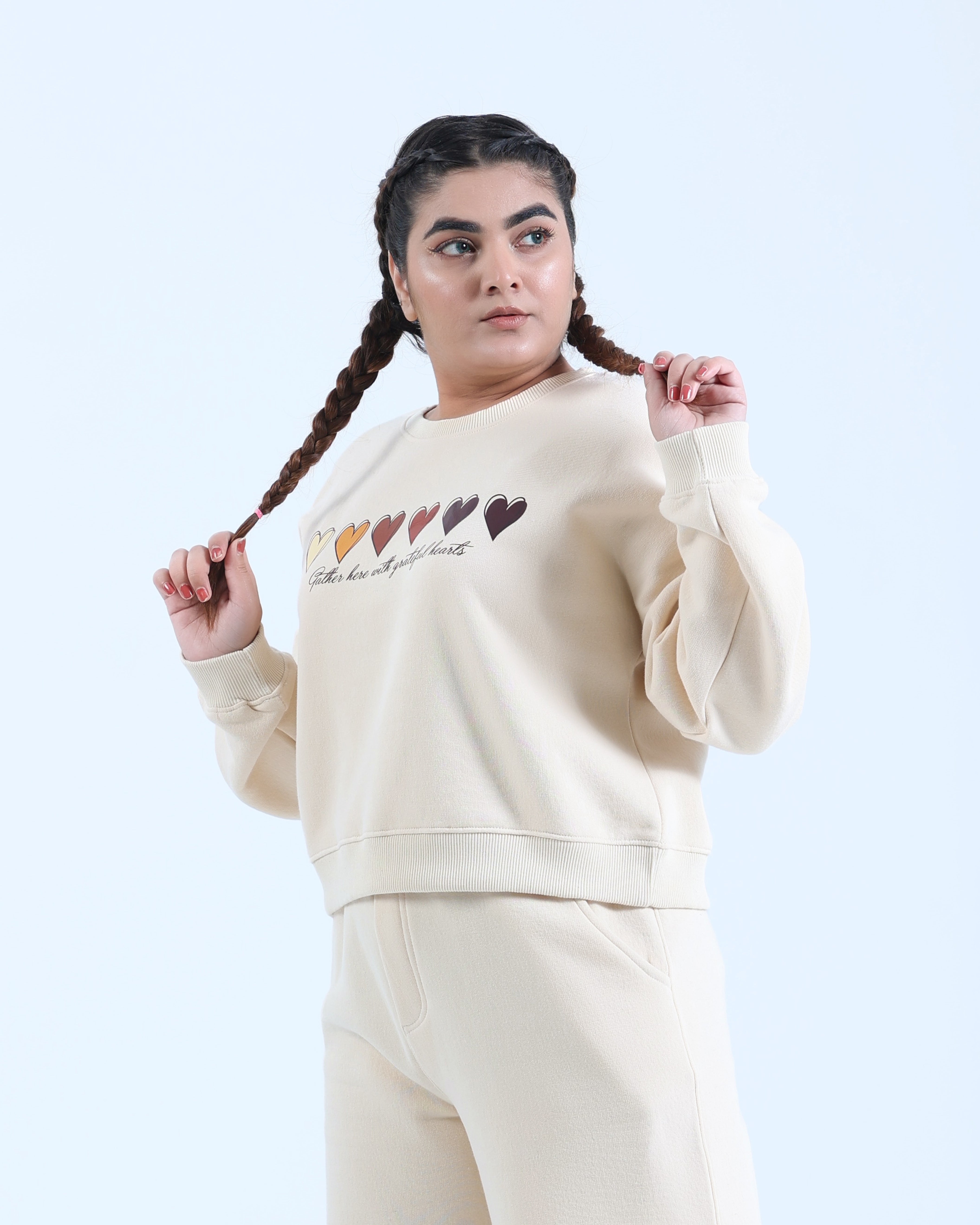 CREAM WHITE CROP FIT SWEATSHIRT