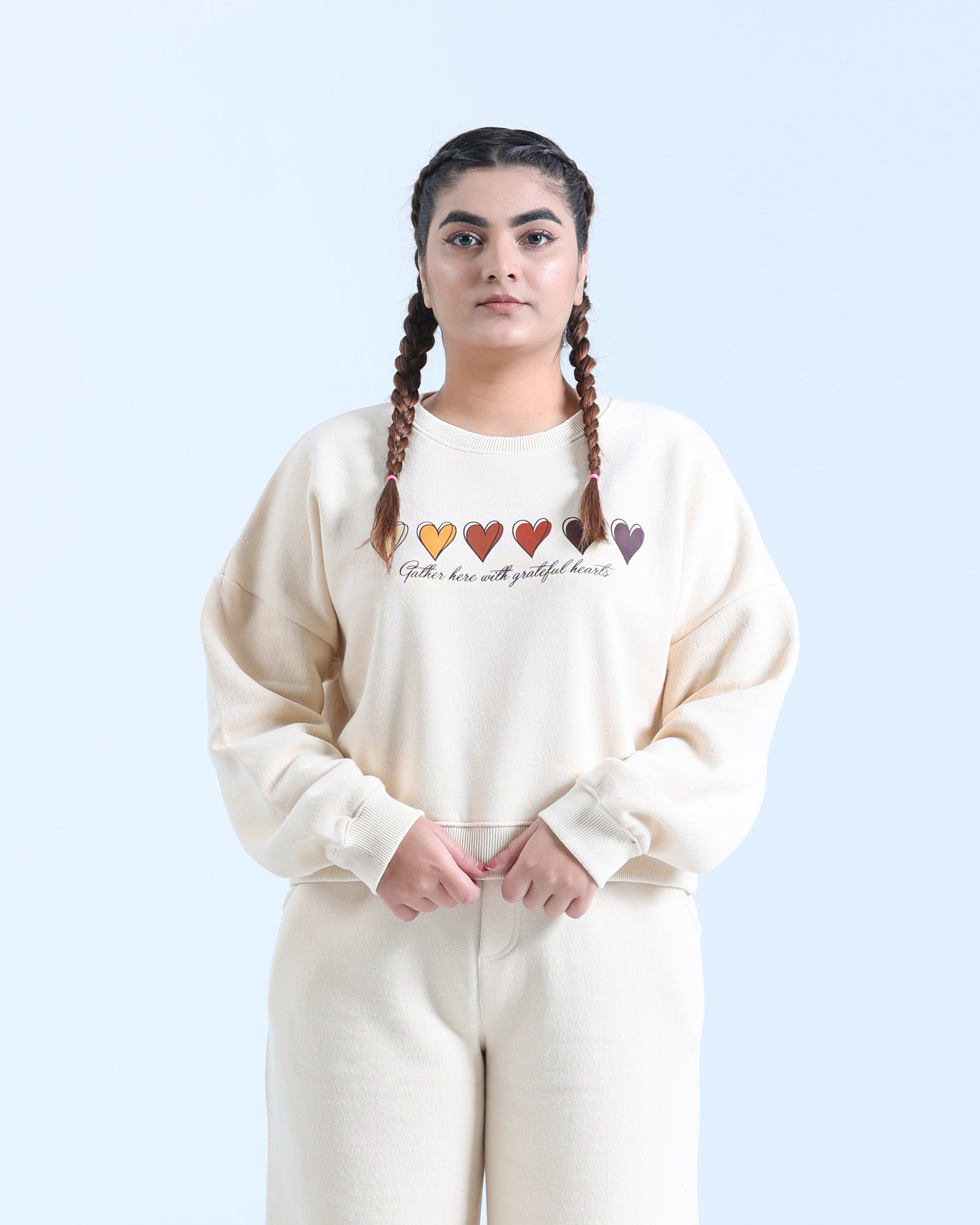 CREAM WHITE CROP FIT SWEATSHIRT