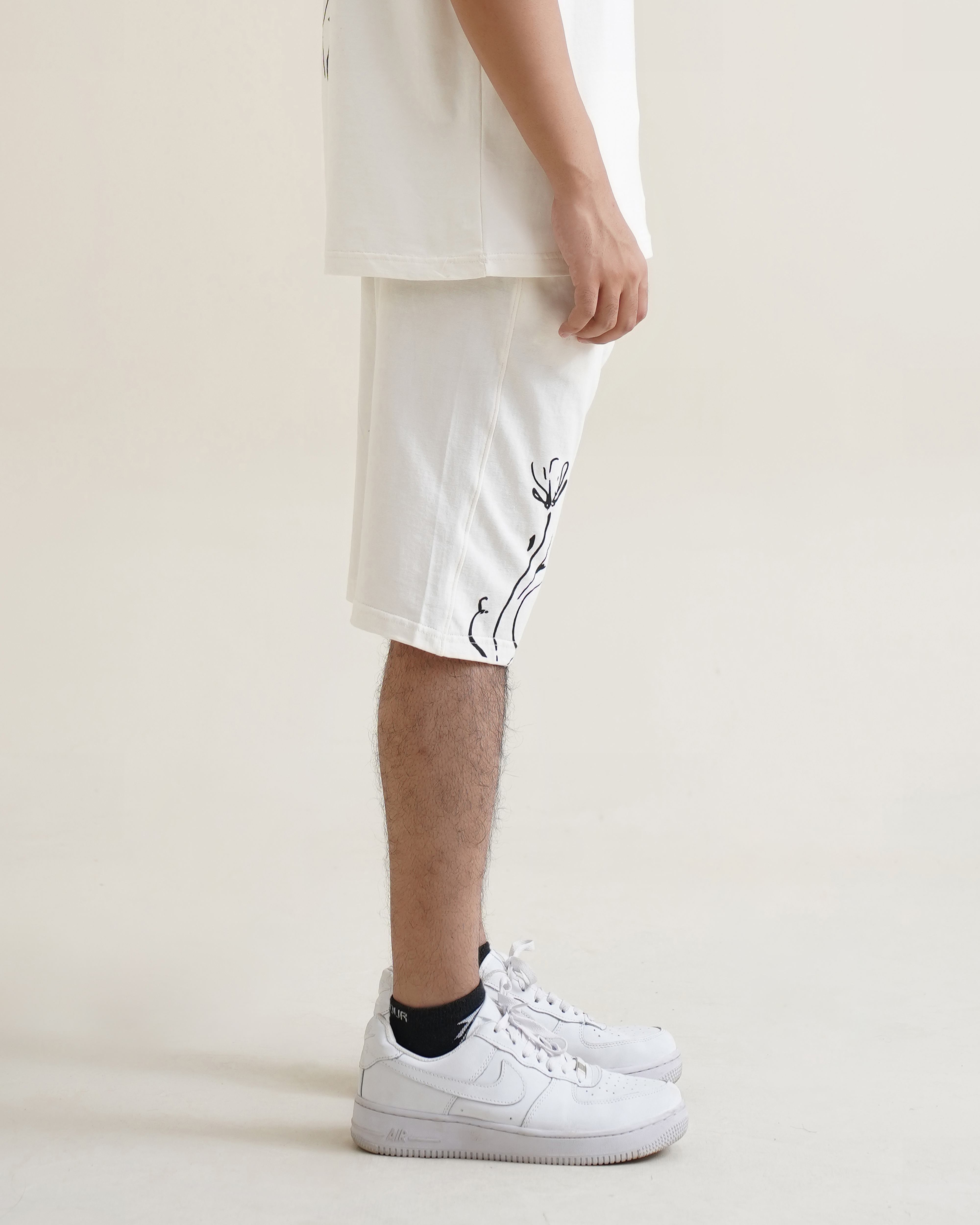 FLORAL LINE ART SHORTS
