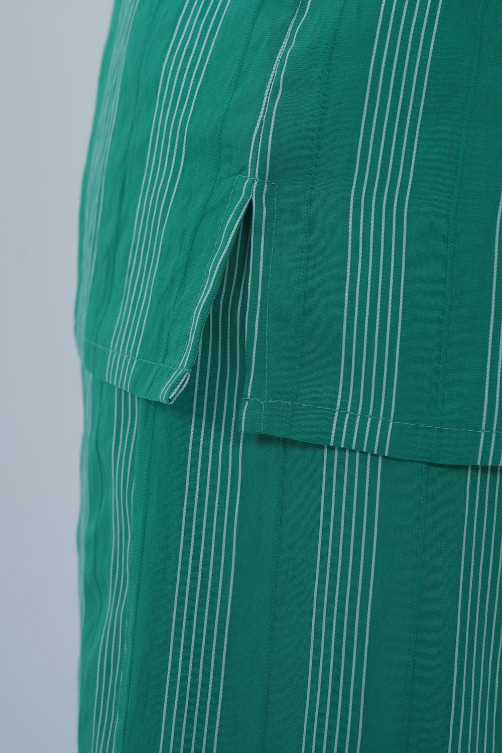 Emerald Line Set - Back Detail
